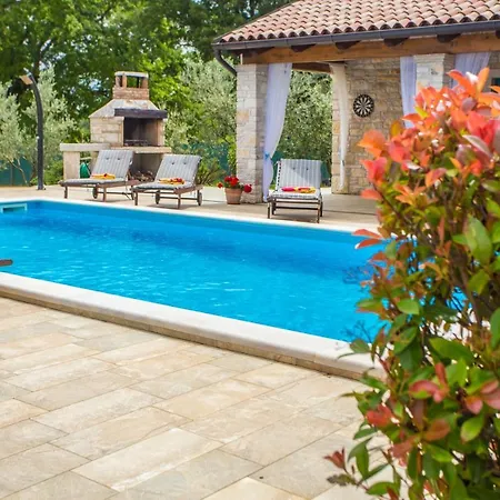 Villa Medvidici Rajki